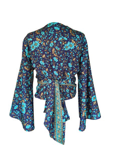 Paiṃtīs bell sleeve top