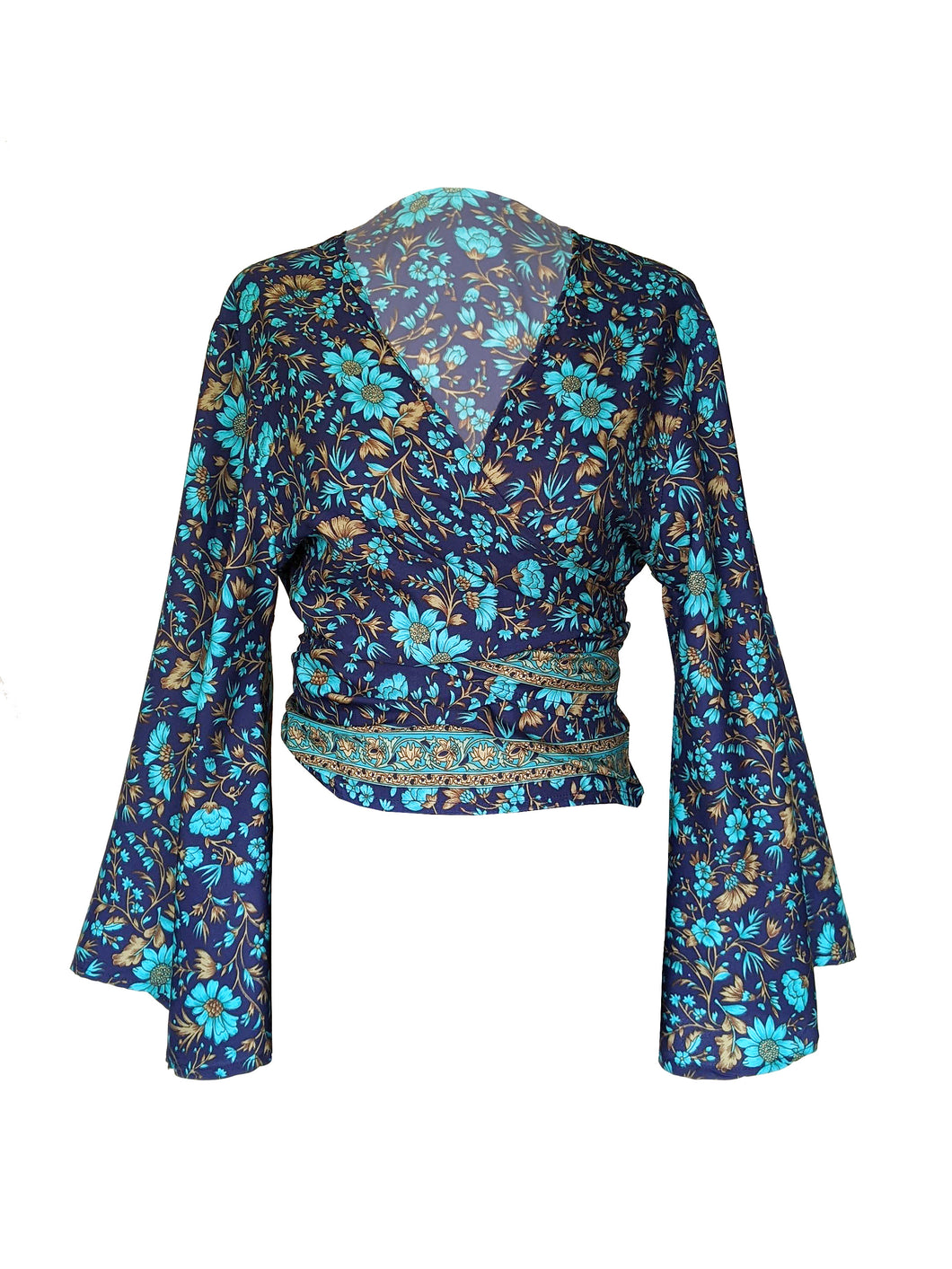 Paiṃtīs bell sleeve top