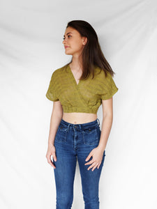 Saiṃtālīsa crop top