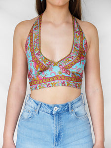 Cauṃtālīsa crop top