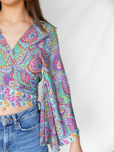 Tīs bell sleeve top